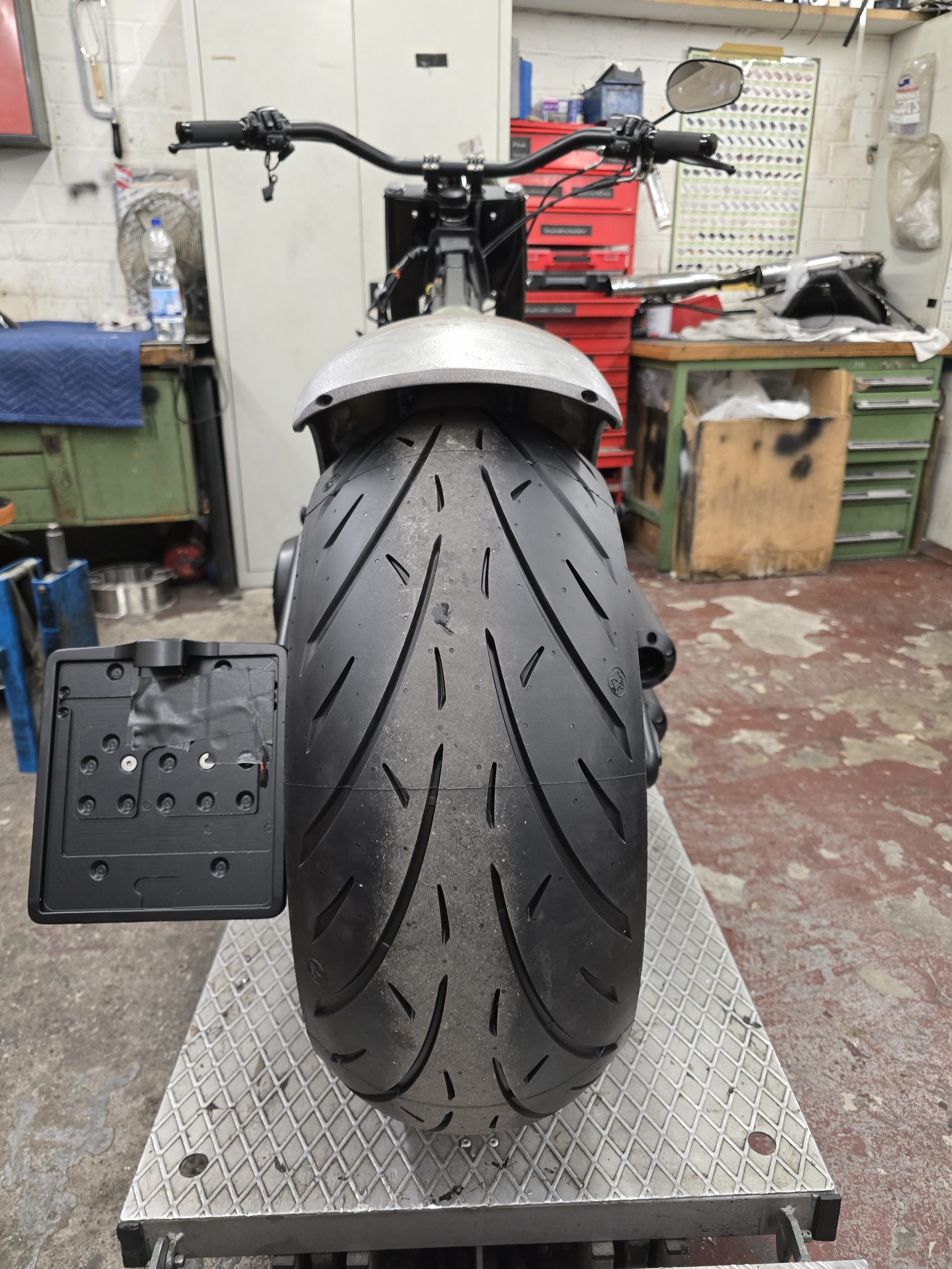 Heckfender Kit 260 mit integrierter Beleuchtung - Softail TC 2008-2017 – Bild 2