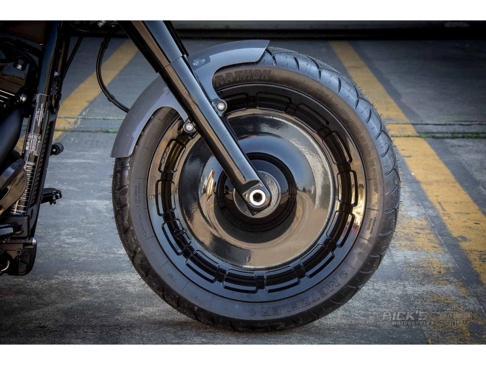 Frontfender Softail M8 Fat Boy ab 2018 - 18" - Stahl – Bild 3